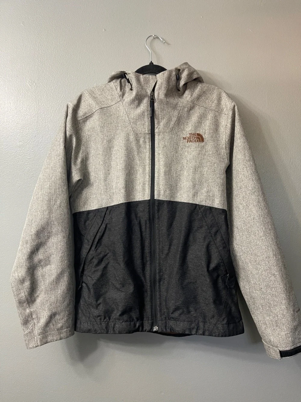 The North Face Millerton Jacket Monument Grey Herringbone and Black. Small